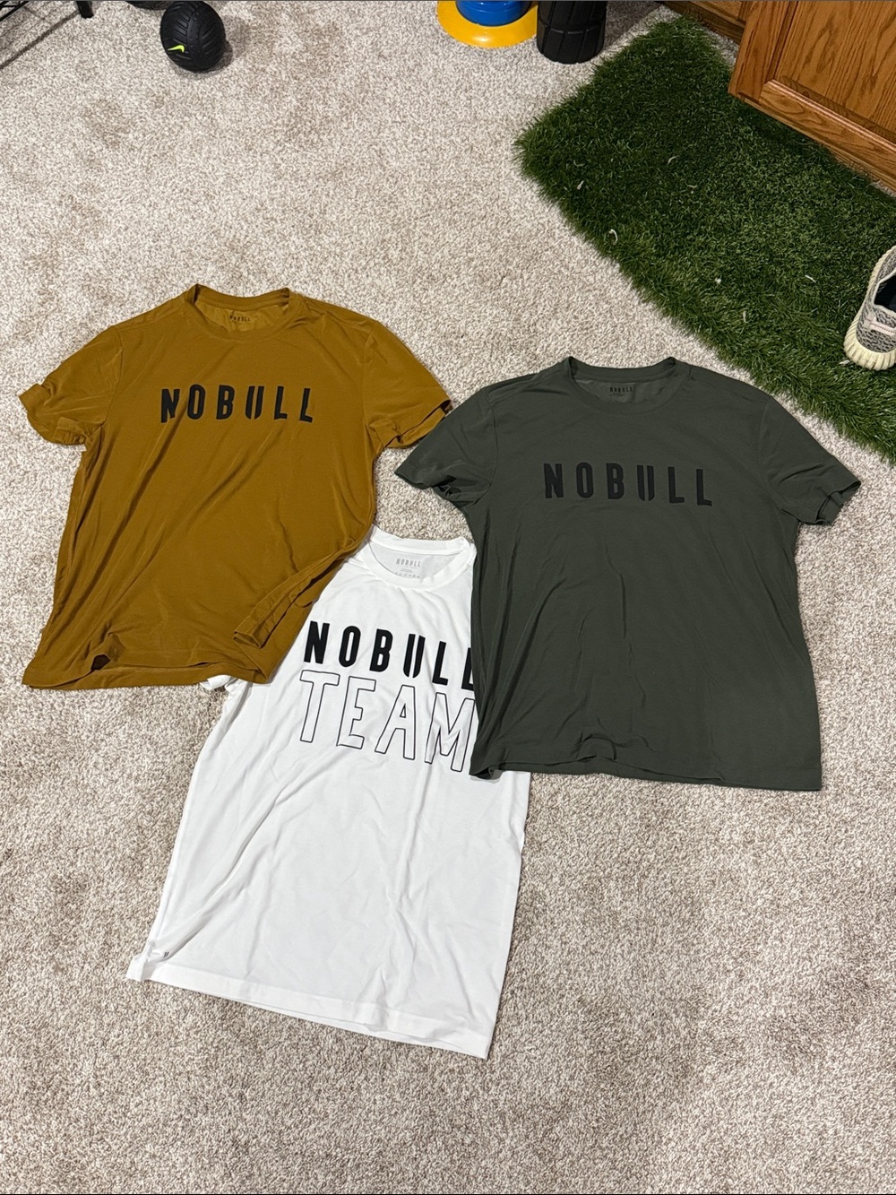 NOBULL Shirt Sleeve T-Shirts Size Large EUC Pack of 3